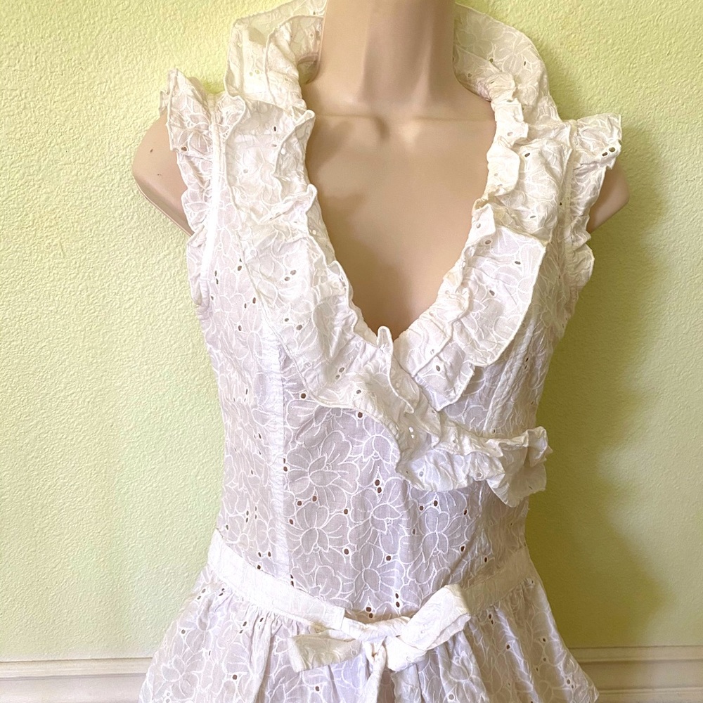 White floral embroidery top